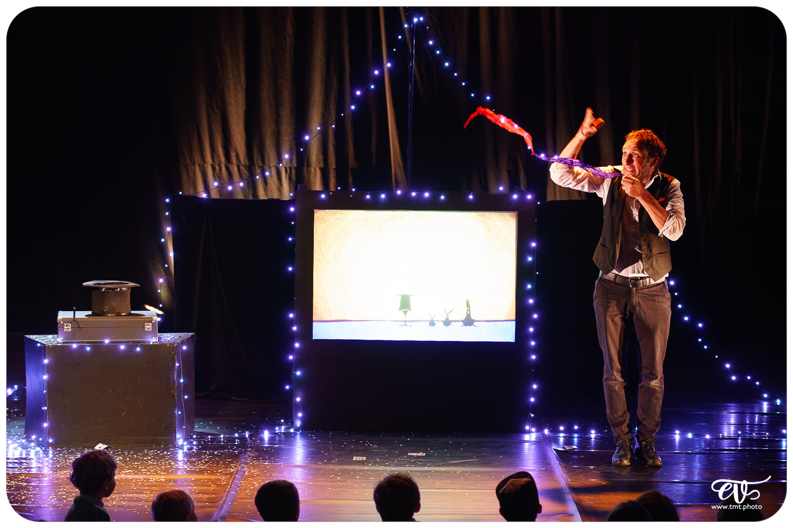 LE CIRQUE DES ÉTOILES (COMME UNE ÉTINCELLE)